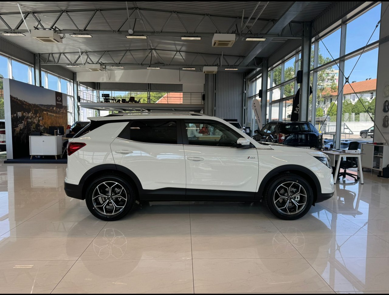 KGM Korando C313 MY24 STYLE+ SUV 1.5 e-XGi - 63777